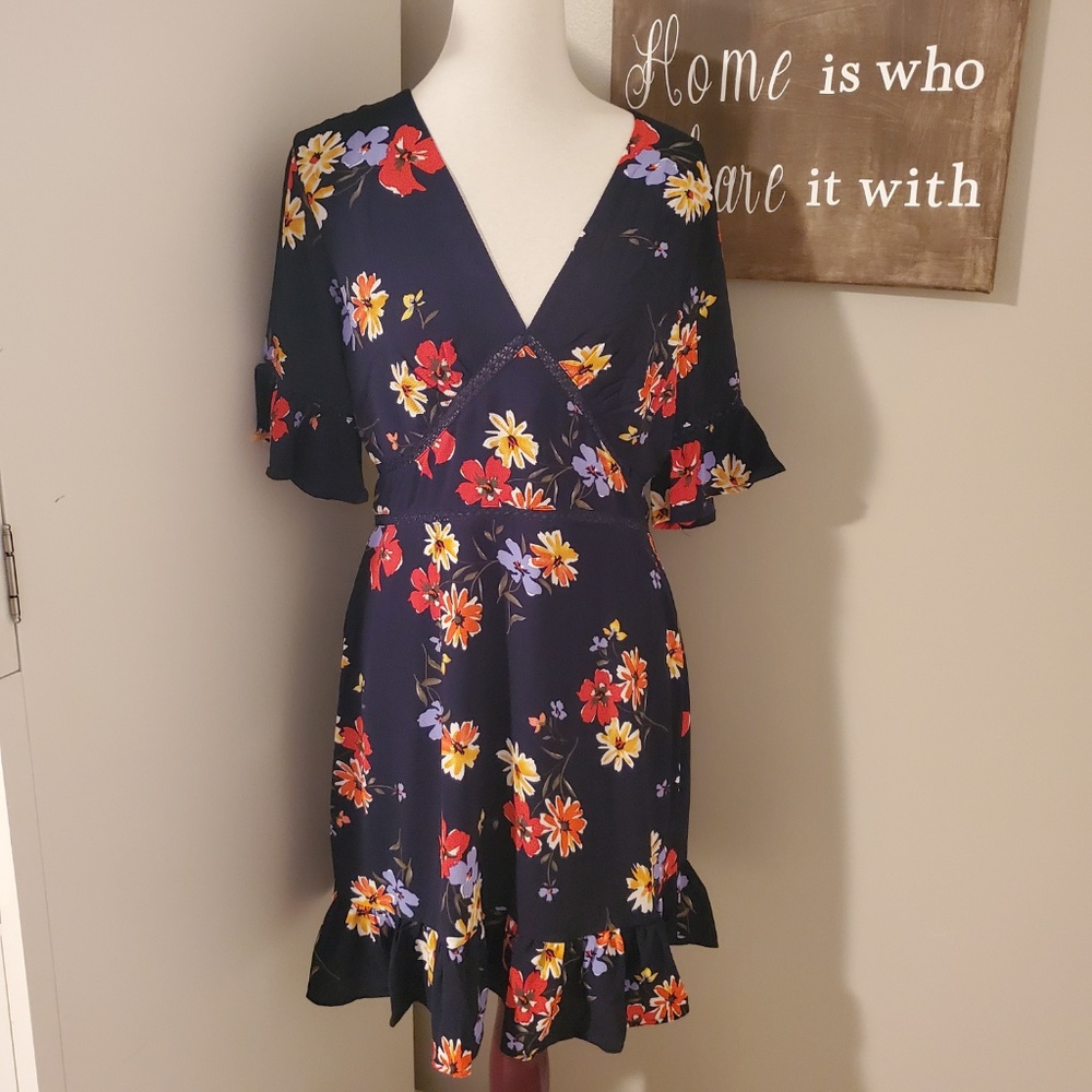 Suzanne Betro Navy Floral Dress - Picture 2 of 9